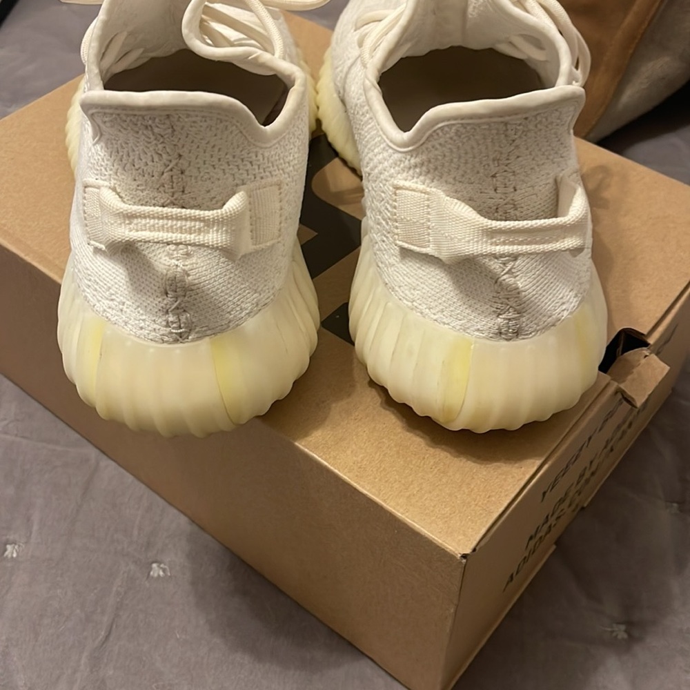 Yeezy Boost 350 V2 - Picture 3 of 8